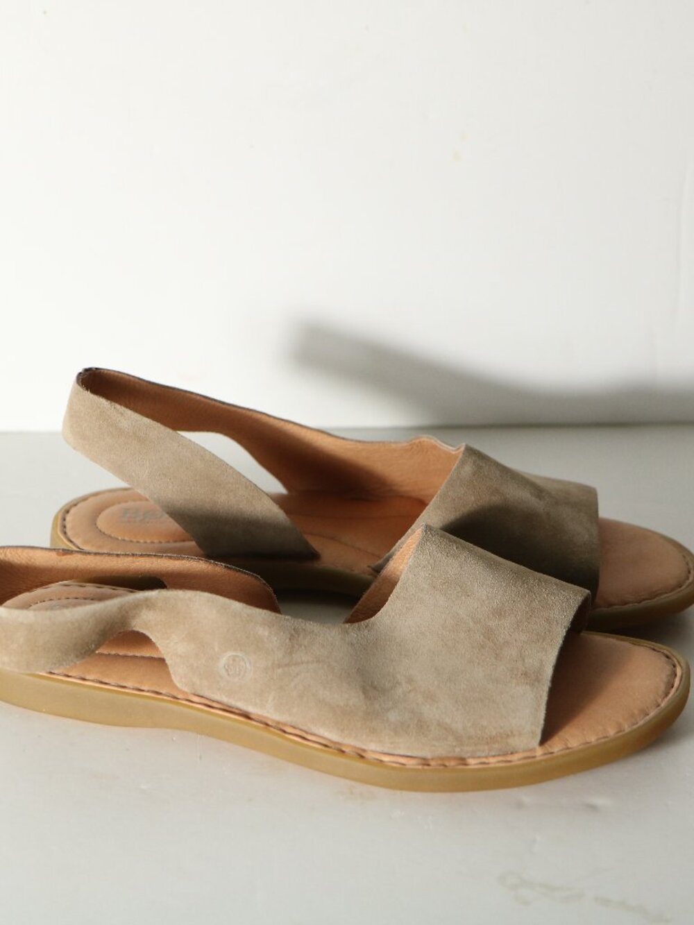 Born Inlet Sandal Taupe Suede Womens 9 Boho Slip On Comfort Flat Leather Walking
